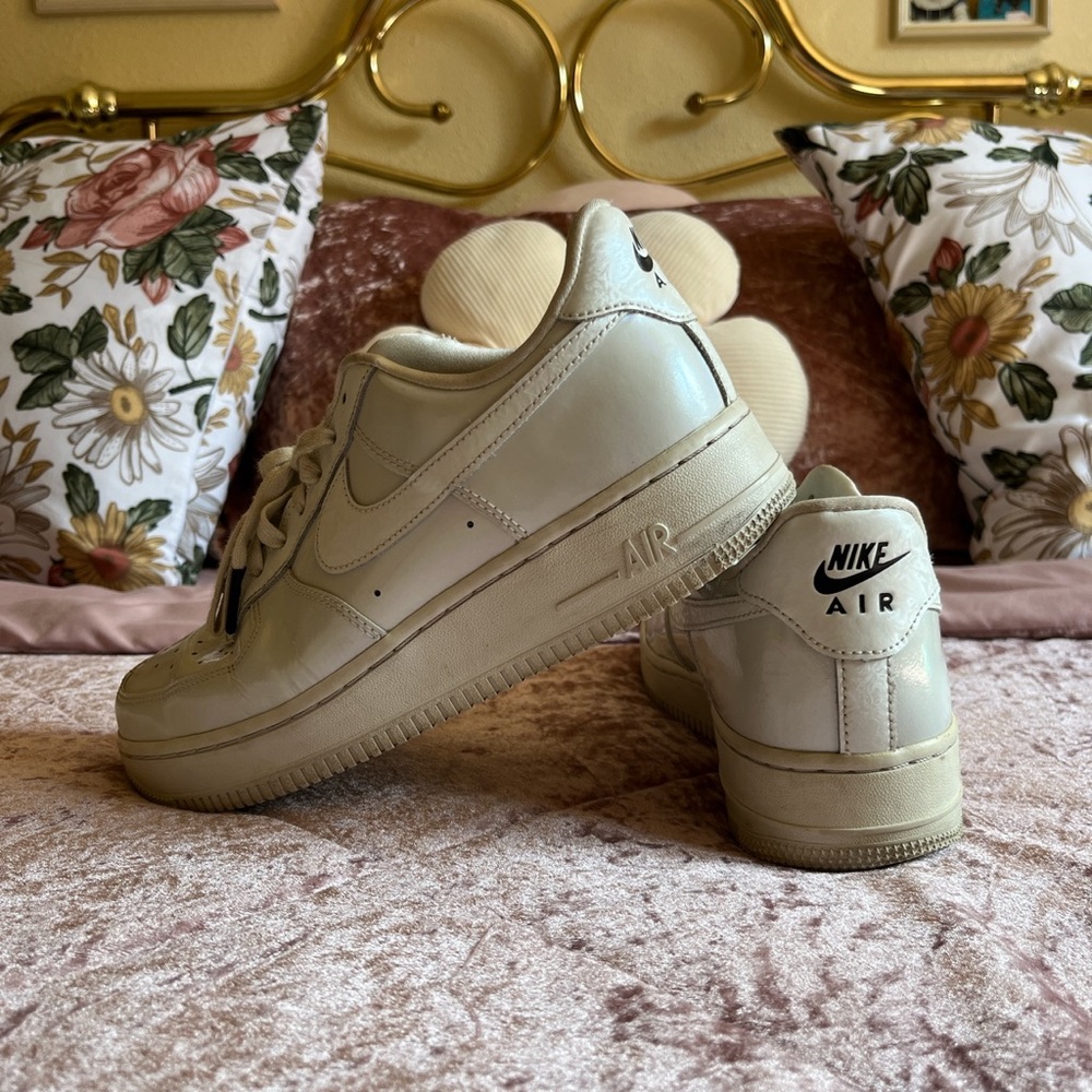 USED Iridescent Nike Air Force 1 Luxe Shoes US Size 8 Women’s